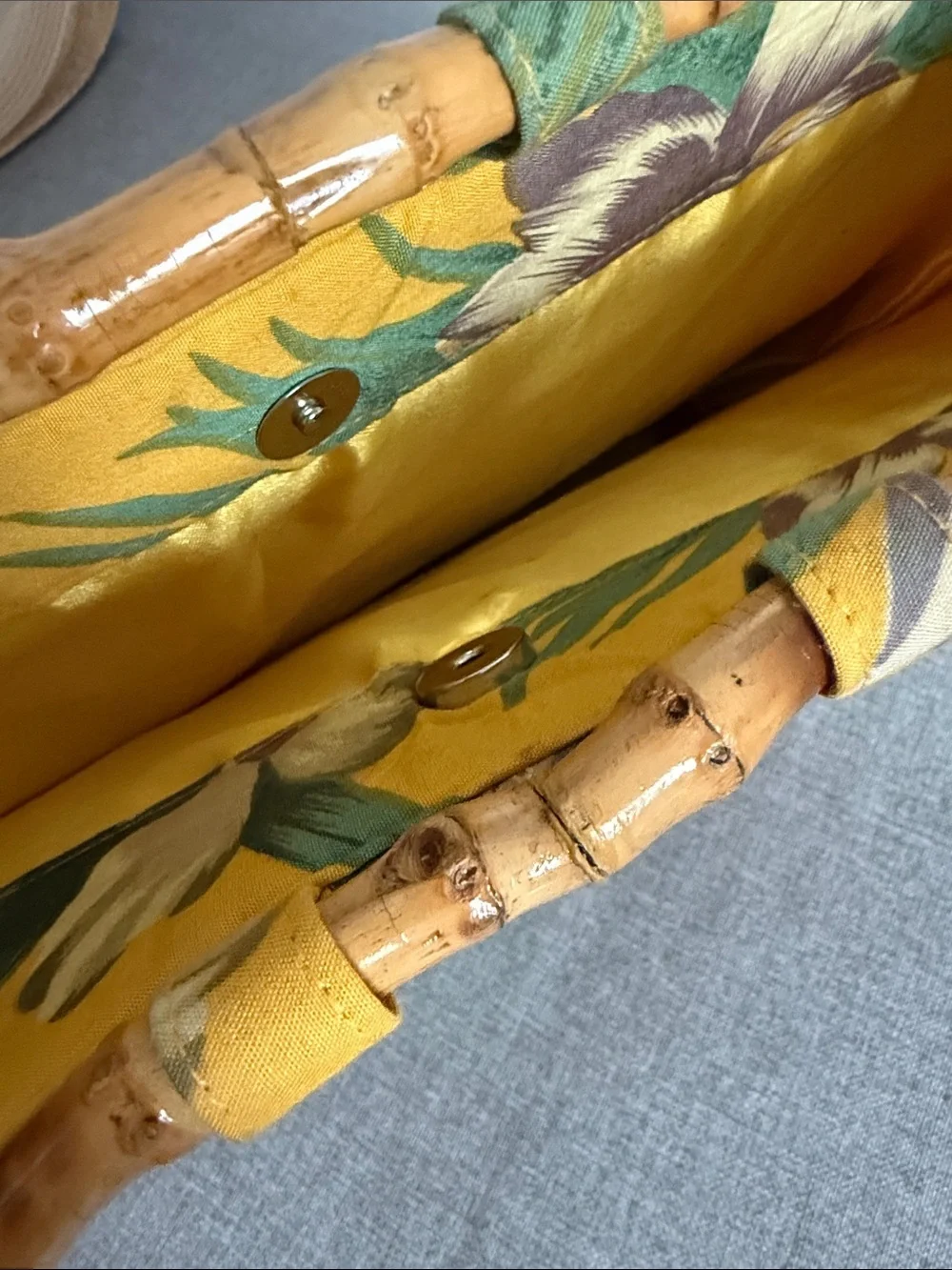 Yellow vintage Floral Bamboo-Handle Tote Bag - Picture 9 of 16